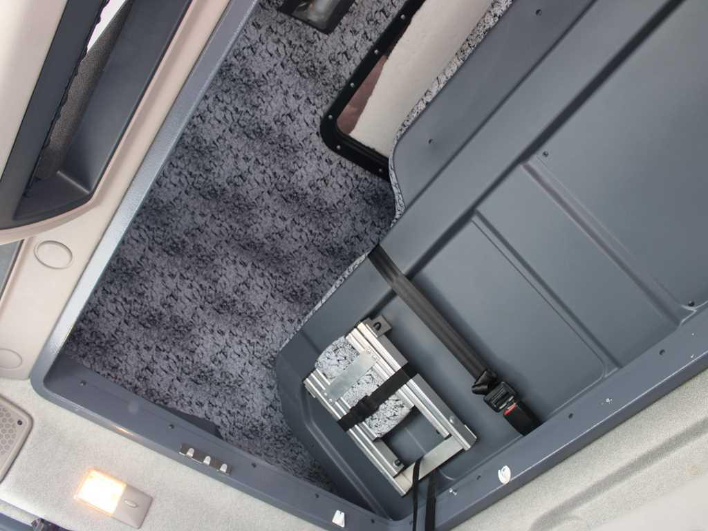 Plachtový nákladní auto DAF LF 210, EURO 6, SLEEPING BODY: obrázek 13