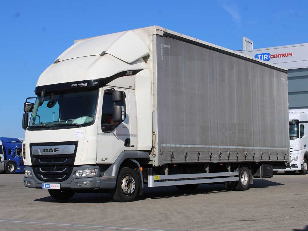 DAF LF 210, EURO 6, SLEEPING BODY - Plachtový nákladní auto: obrázek 1 DAF LF 210, EURO 6, SLEEPING BODY - Plachtový nákladní auto: obrázek 1