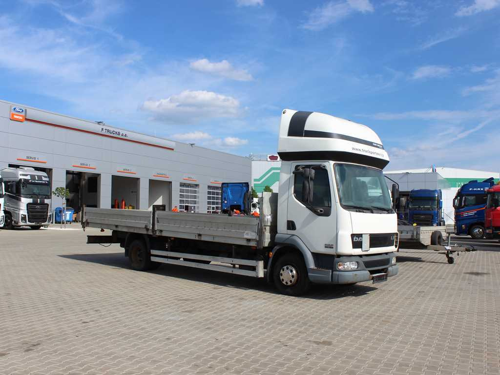 DAF LF 45.180, SLEEPING BODY, EURO 3, TIRES 80% - Nákladní automobil valníkový/ Plošinový: obrázek 3 DAF LF 45.180, SLEEPING BODY, EURO 3, TIRES 80% - Nákladní automobil valníkový/ Plošinový: obrázek 3