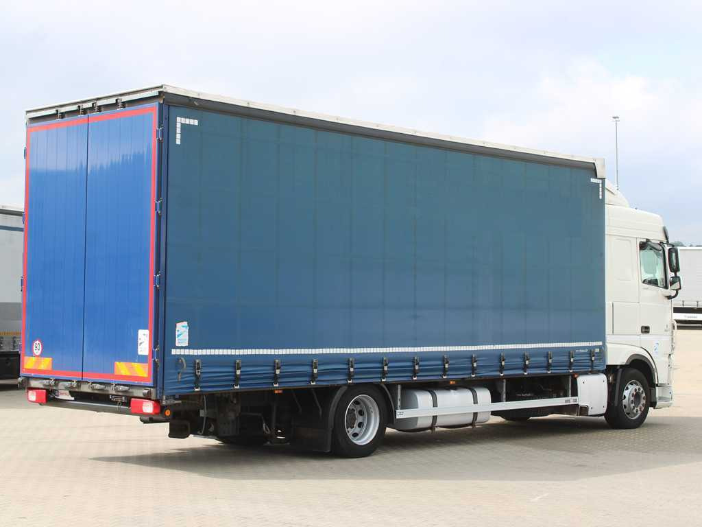 DAF XF 450, EURO 6, INDEPENDENT AIR CONDITIONING, AIR SUSPENSION - Plachtový nákladní auto: obrázek 4 DAF XF 450, EURO 6, INDEPENDENT AIR CONDITIONING, AIR SUSPENSION - Plachtový nákladní auto: obrázek 4