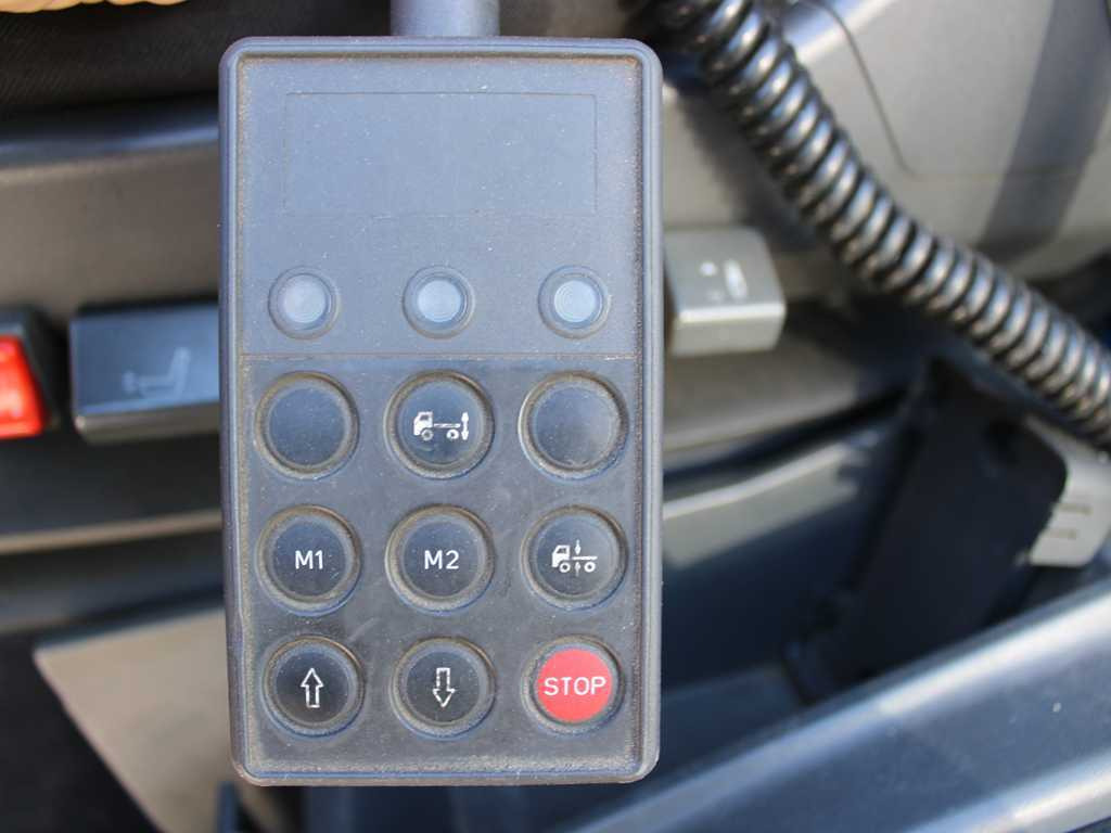 Skříňový nákladní auto Iveco EUROCARGO ML 120E25, EURO 5, HYDRAULIC FRONT, INDEPENDENT AIR CONDITIONING: obrázek 9