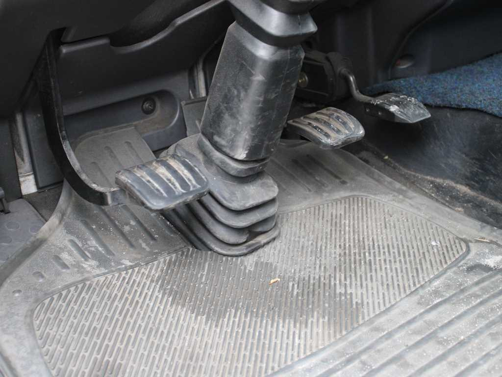 Plachtový nákladní auto Iveco EUROCARGO ML 75 E 15, EURO 3, SLEEPING BODY: obrázek 8