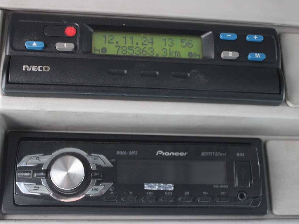 Plachtový nákladní auto Iveco EUROCARGO ML 75 E 15, EURO 3, SLEEPING BODY: obrázek 16