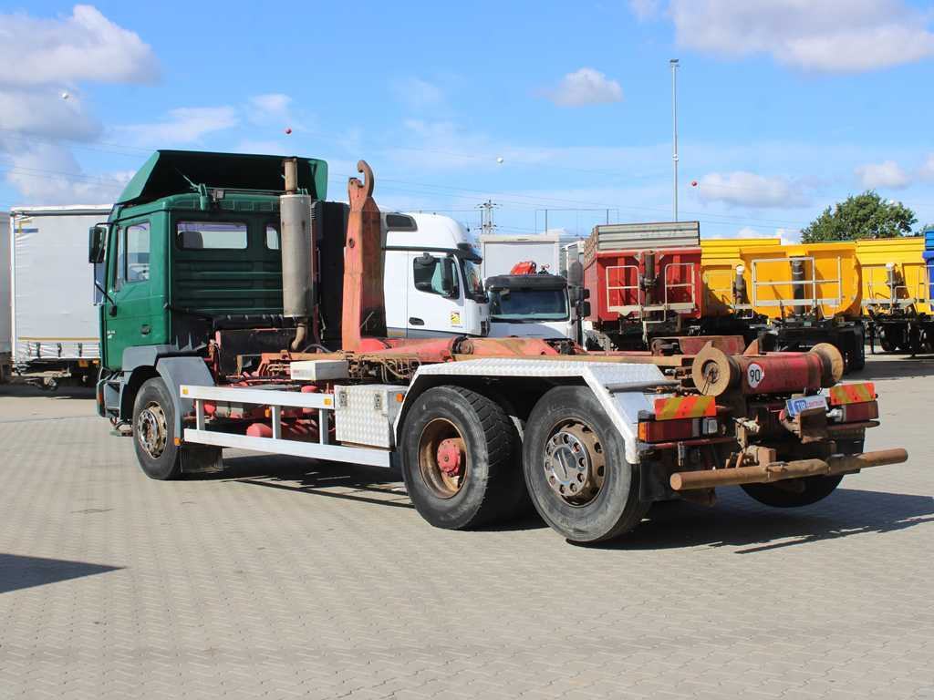MAN 26.414, EURO 3, 6X2, LIFT AXLE, HOOK CARRIER FOR CONTAINERS - Hákový nosič kontejnerů: obrázek 5 MAN 26.414, EURO 3, 6X2, LIFT AXLE, HOOK CARRIER FOR CONTAINERS - Hákový nosič kontejnerů: obrázek 5