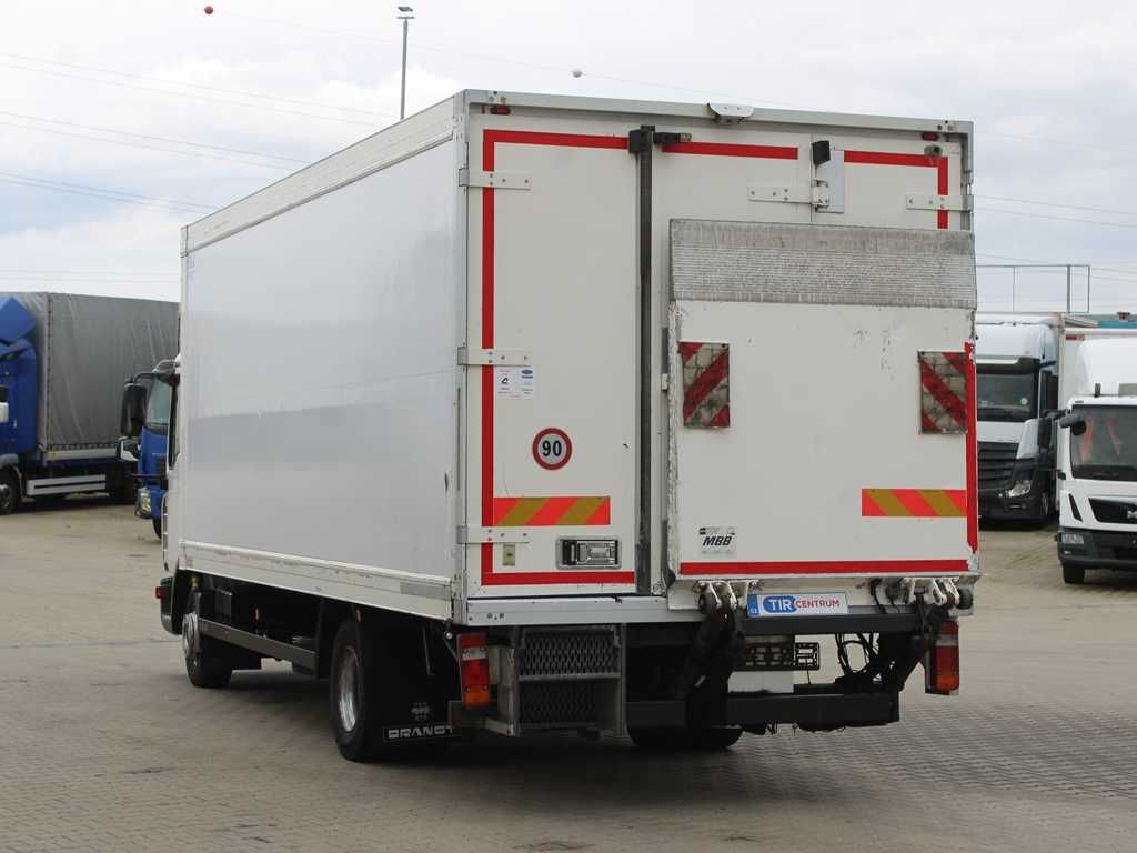 MAN TGL 12.210, TAIL LIFT, CARRIER SUPRA 850Mt - Chladírenský nákladní automobil: obrázek 4 MAN TGL 12.210, TAIL LIFT, CARRIER SUPRA 850Mt - Chladírenský nákladní automobil: obrázek 4