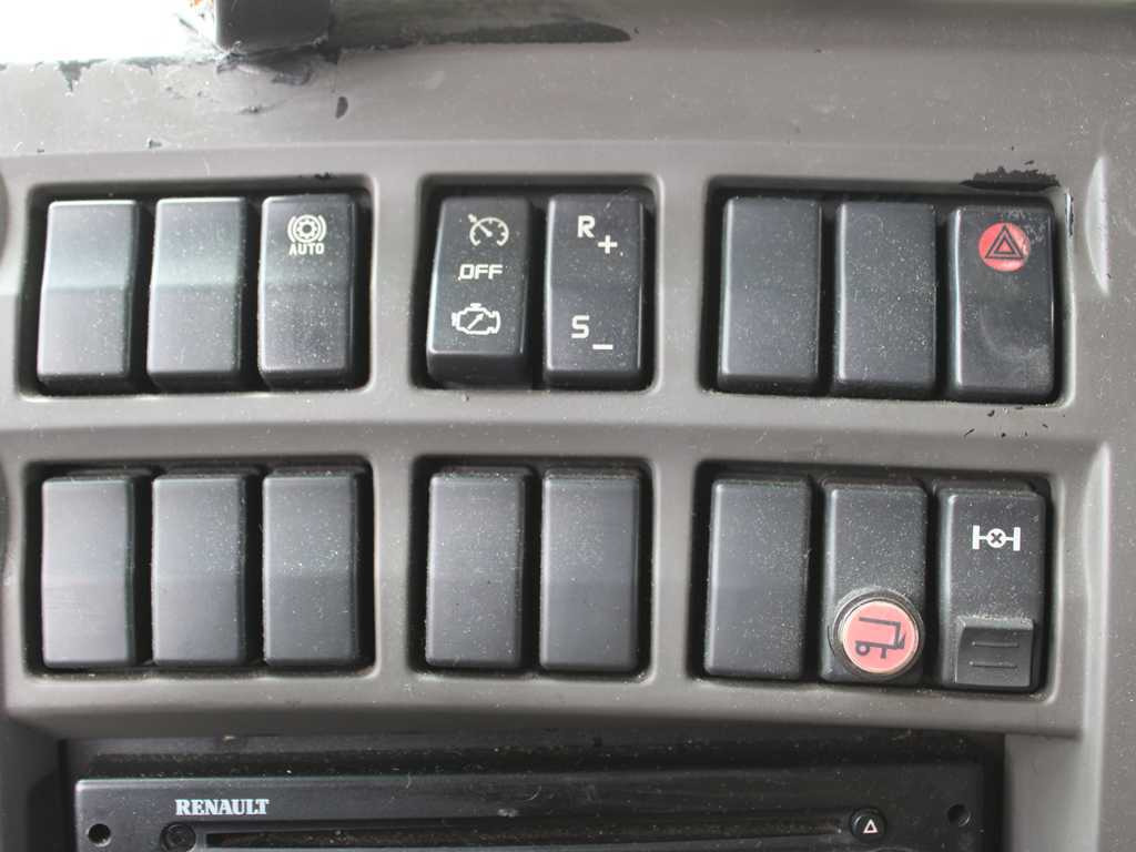 Plachtový nákladní auto Renault MIDLUM 220.12, EURO 5, SLEEPING BODY, HYDRAULIC FRONT: obrázek 16