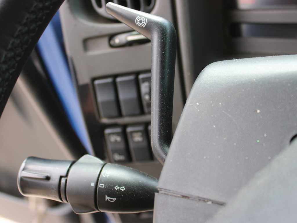 Plachtový nákladní auto Renault MIDLUM 220.12, EURO 5, SLEEPING BODY, HYDRAULIC FRONT: obrázek 12