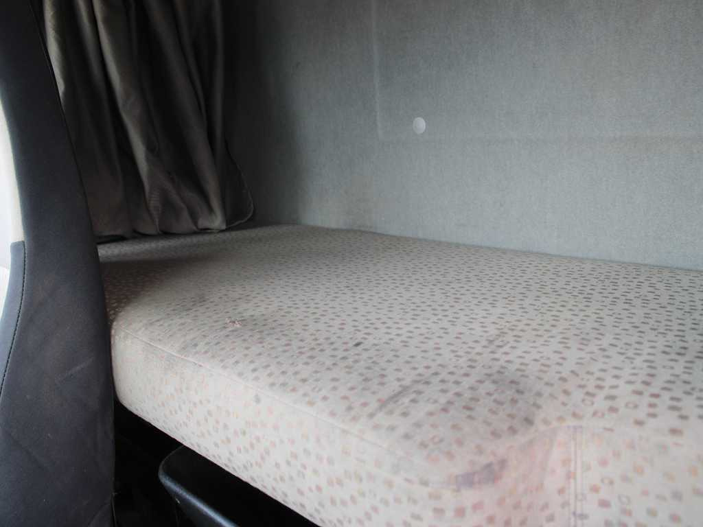 Plachtový nákladní auto Renault MIDLUM 220.12, EURO 5, SLEEPING BODY, HYDRAULIC FRONT: obrázek 18