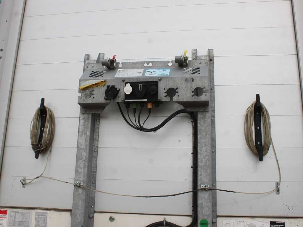 Schwarzmüller SPA 3/E, MULTILOCK, LIFTING AXLE, SAF, MULDA - Plachtový návěs: obrázek 5 Schwarzmüller SPA 3/E, MULTILOCK, LIFTING AXLE, SAF, MULDA - Plachtový návěs: obrázek 5