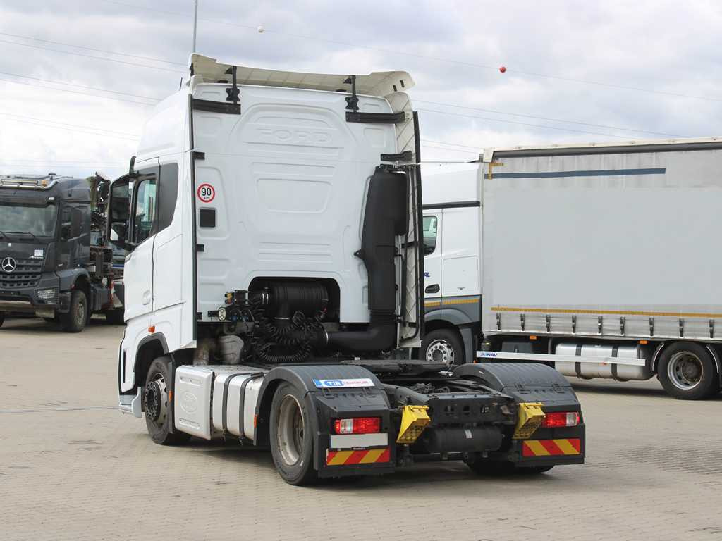 Ford F-MAX LL 12TX, EURO 6, LOWDECK, NAVIGATION, INDEPENDENT AIR CONDITIONING - Tahač: obrázek 5 Ford F-MAX LL 12TX, EURO 6, LOWDECK, NAVIGATION, INDEPENDENT AIR CONDITIONING - Tahač: obrázek 5