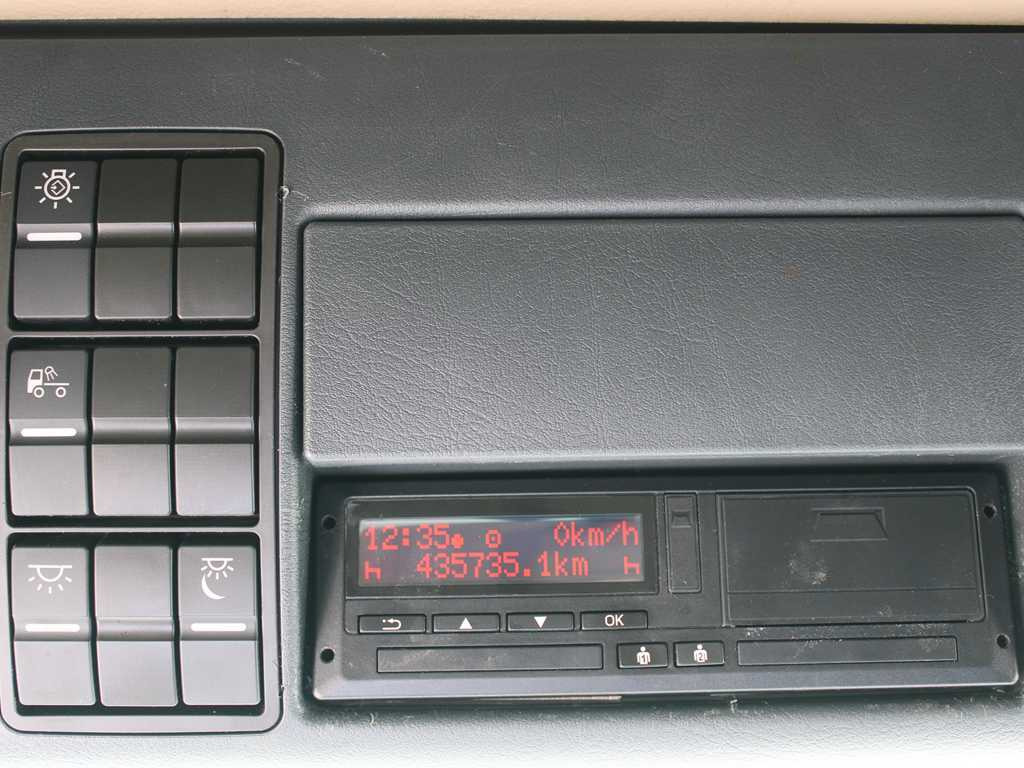 Tahač MAN TGX 18.500, EURO 6, LOW DECK, RETARDER: obrázek 15 Tahač MAN TGX 18.500, EURO 6, LOW DECK, RETARDER: obrázek 15