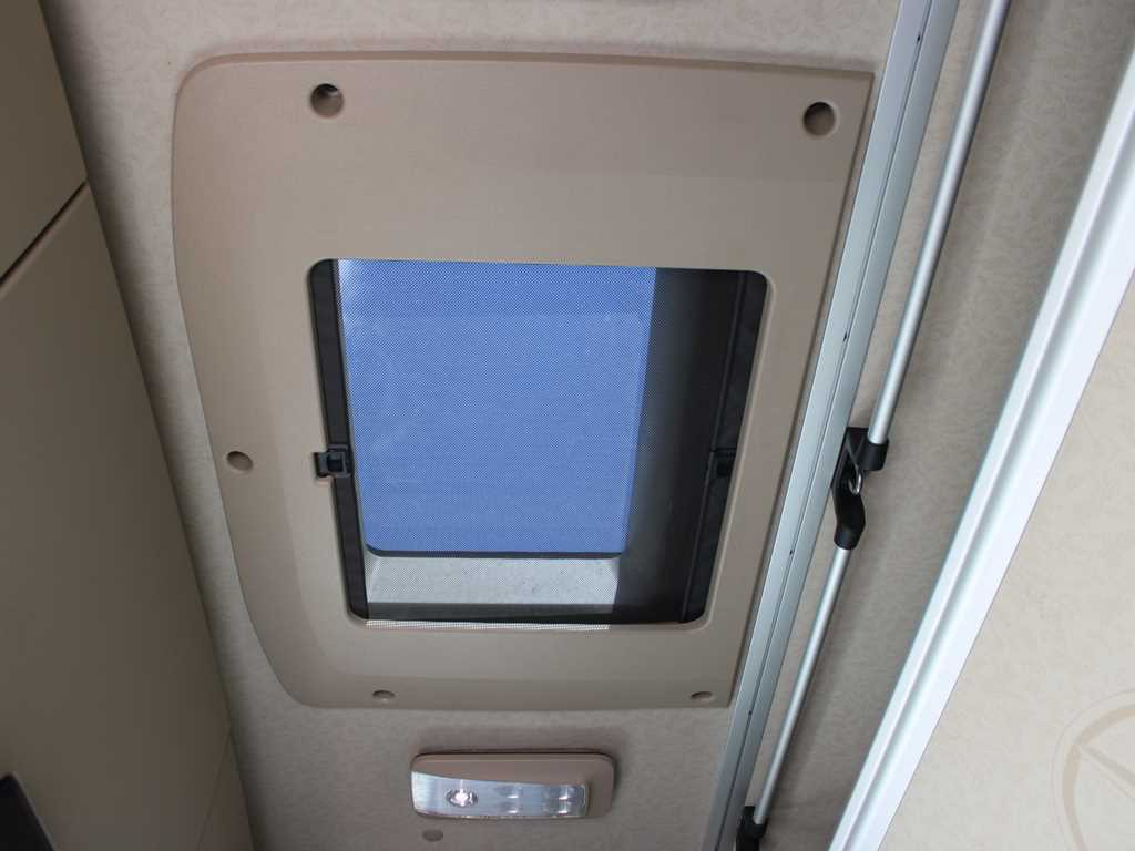 Tahač Mercedes-Benz Actros 1848, EURO 6, GIGA SPACE, NAVIGATION, LOWDECK: obrázek 16
