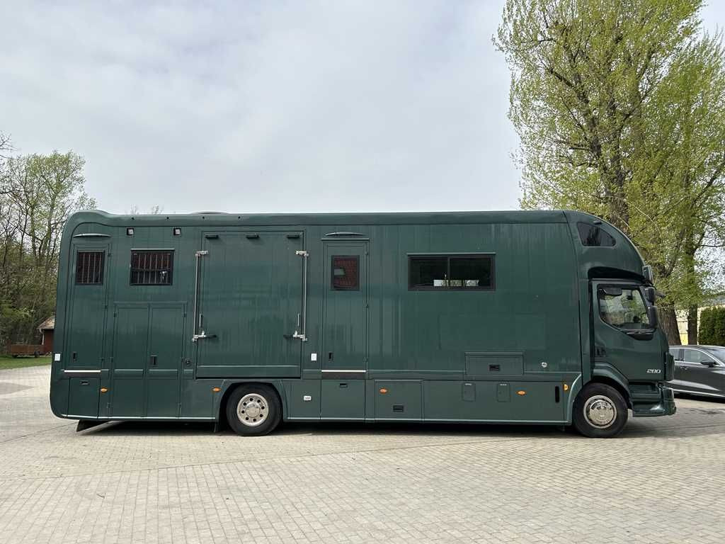 Volvo STX FL, 6 PEOPLE, 5 HORSES, CAMERA, 2X TAIL LIFT - Auto na přepravu koní: obrázek 3 Volvo STX FL, 6 PEOPLE, 5 HORSES, CAMERA, 2X TAIL LIFT - Auto na přepravu koní: obrázek 3