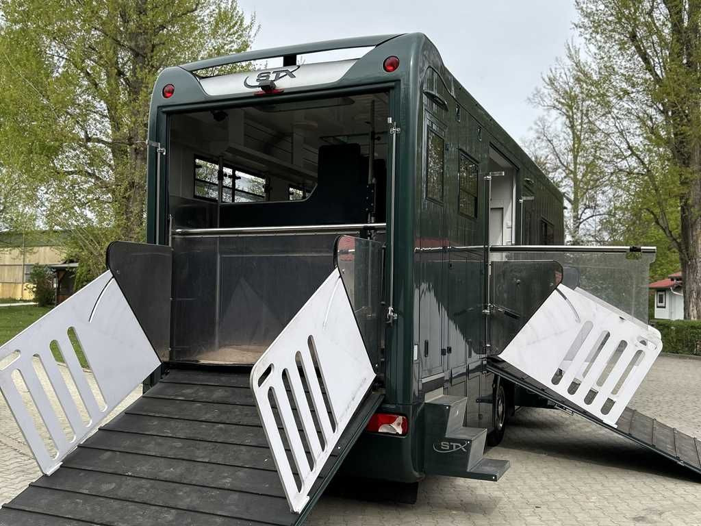 Volvo STX FL, 6 PEOPLE, 5 HORSES, CAMERA, 2X TAIL LIFT - Auto na přepravu koní: obrázek 5 Volvo STX FL, 6 PEOPLE, 5 HORSES, CAMERA, 2X TAIL LIFT - Auto na přepravu koní: obrázek 5