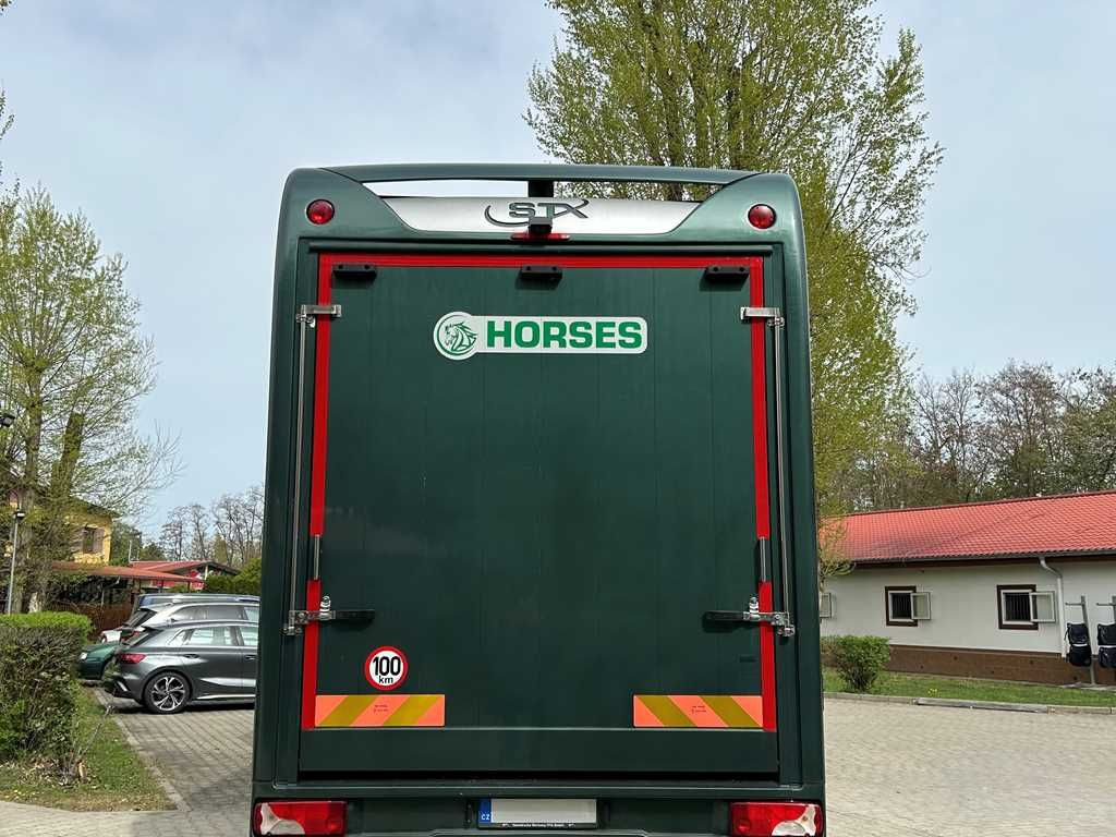 Volvo STX FL, 6 PEOPLE, 5 HORSES, CAMERA, 2X TAIL LIFT - Auto na přepravu koní: obrázek 4 Volvo STX FL, 6 PEOPLE, 5 HORSES, CAMERA, 2X TAIL LIFT - Auto na přepravu koní: obrázek 4
