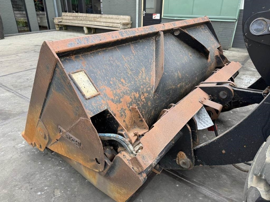Kolový nakladač JCB 427 ZX: obrázek 12