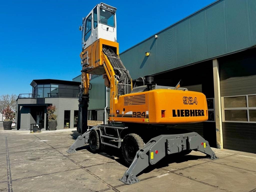 Liebherr A 924 C - Překládkové rypadlo: obrázek 3 Liebherr A 924 C - Překládkové rypadlo: obrázek 3