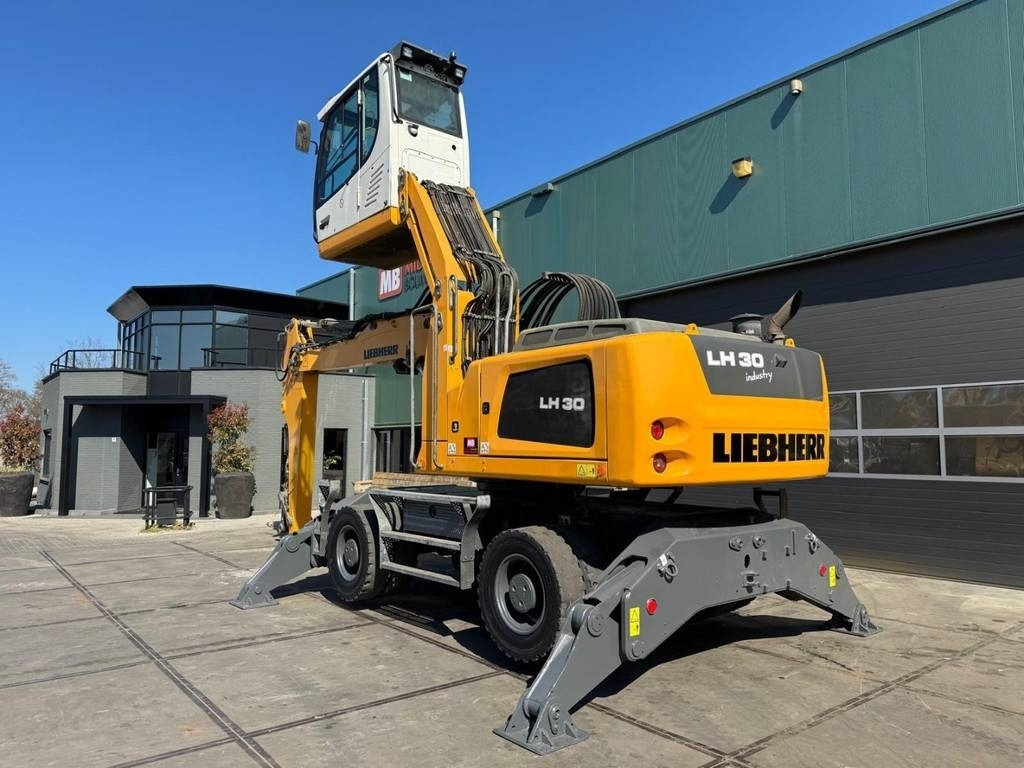 Liebherr LH 30 M - Překládkové rypadlo: obrázek 4 Liebherr LH 30 M - Překládkové rypadlo: obrázek 4