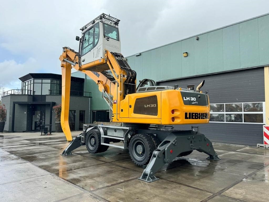 Liebherr LH 30 M - Překládkové rypadlo: obrázek 3 Liebherr LH 30 M - Překládkové rypadlo: obrázek 3