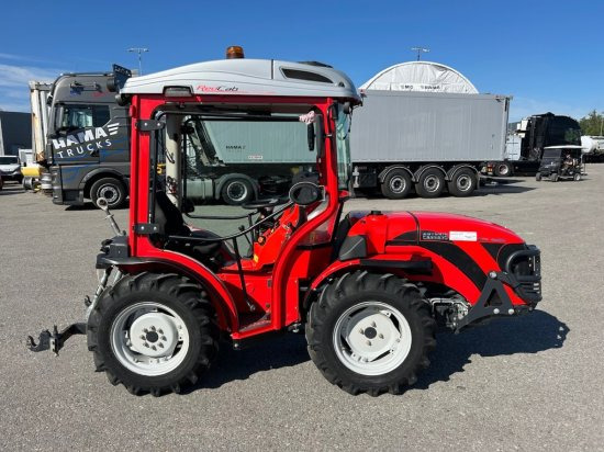 Antonio Carraro SRX 5800 TORA REDCAB, YANMAR; RADIO; KLIMA; RevGuide - Traktor: obrázek 5 Antonio Carraro SRX 5800 TORA REDCAB, YANMAR; RADIO; KLIMA; RevGuide - Traktor: obrázek 5