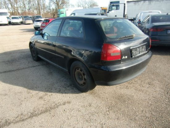 Audi A3 Limousine 1,9 TDI Ersatzteilträger - Sedan: obrázek 3 Audi A3 Limousine 1,9 TDI Ersatzteilträger - Sedan: obrázek 3