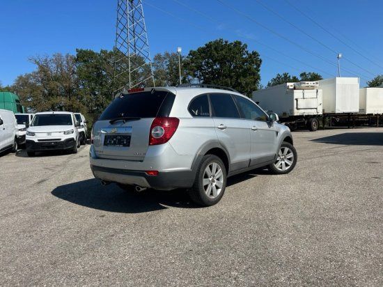 Chevrolet Captiva 3,2 V6 - SUV: obrázek 4 Chevrolet Captiva 3,2 V6 - SUV: obrázek 4