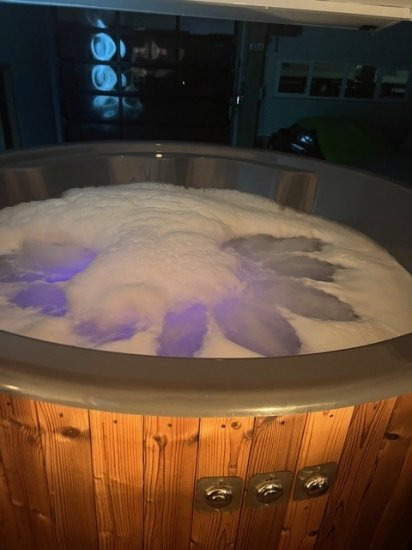 Izabella Wellnessanhänger mit Sauna und Whirlpool, Stromaggregat - Karavan: obrázek 4 Izabella Wellnessanhänger mit Sauna und Whirlpool, Stromaggregat - Karavan: obrázek 4