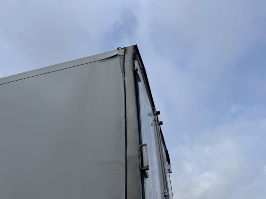Krone Cool Liner, Thermo King SLX 300 , kleiner Schaden links hinten - Izotermický návěs: obrázek 4 Krone Cool Liner, Thermo King SLX 300 , kleiner Schaden links hinten - Izotermický návěs: obrázek 4