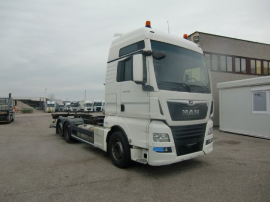 MAN TGX 26.460 XXL 6x2 Liftachse Euro 6 Unterfaltbühne - Kontejnérový podvozek/ Výměnná nástavba: obrázek 3 MAN TGX 26.460 XXL 6x2 Liftachse Euro 6 Unterfaltbühne - Kontejnérový podvozek/ Výměnná nástavba: obrázek 3