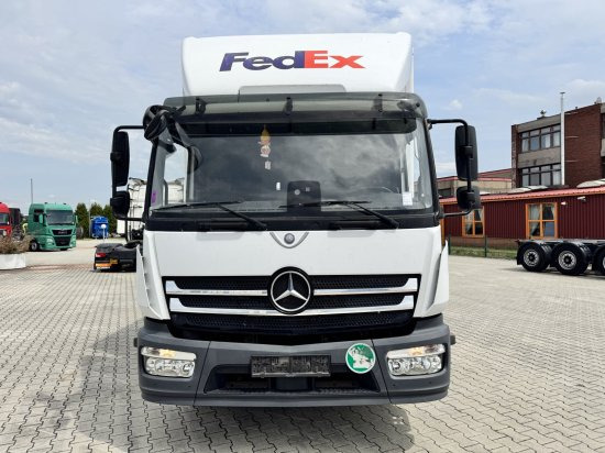 Mercedes-Benz Atego 1524 Koffer mit Hebebühne - Skříňový nákladní auto: obrázek 2 Mercedes-Benz Atego 1524 Koffer mit Hebebühne - Skříňový nákladní auto: obrázek 2