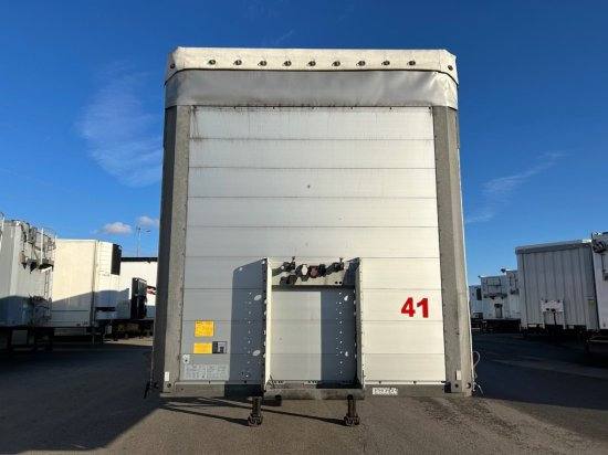 Schmitz SCB, Getränkeauflieger, Liftachse, Palettenkasten, XL-Zertifkat - Plachtový návěs: obrázek 2 Schmitz SCB, Getränkeauflieger, Liftachse, Palettenkasten, XL-Zertifkat - Plachtový návěs: obrázek 2