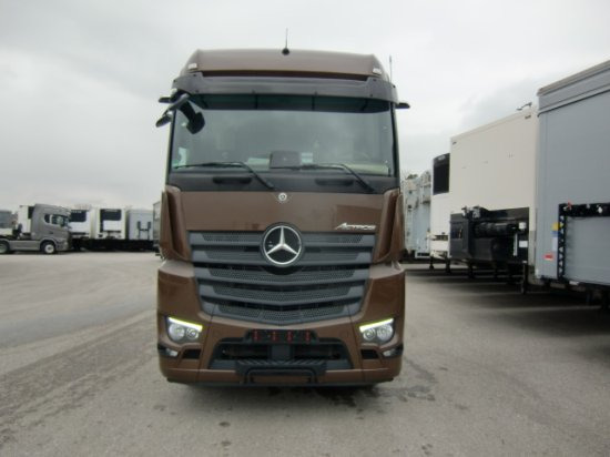 Mercedes-Benz Actros 1848 Gigaspace, Retarder, Standklima Retarder, Mirrow Cam, mehrere Einheiten - Tahač: obrázek 2 Mercedes-Benz Actros 1848 Gigaspace, Retarder, Standklima Retarder, Mirrow Cam, mehrere Einheiten - Tahač: obrázek 2