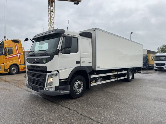 Volvo FM 420, Schlafkabine Koffer mit Ladebordwand - Skříňový nákladní auto: obrázek 1 Volvo FM 420, Schlafkabine Koffer mit Ladebordwand - Skříňový nákladní auto: obrázek 1