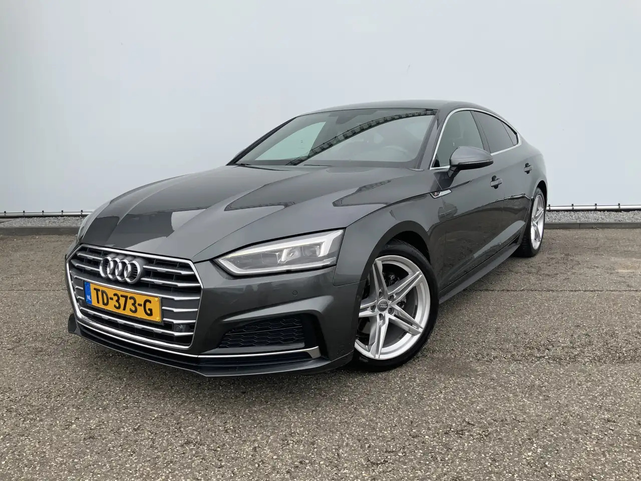 Audi A5 Sportback 2.0 TFSI g-tron Sport 2 x S-line edition - Hatchback: obrázek 1 Audi A5 Sportback 2.0 TFSI g-tron Sport 2 x S-line edition - Hatchback: obrázek 1