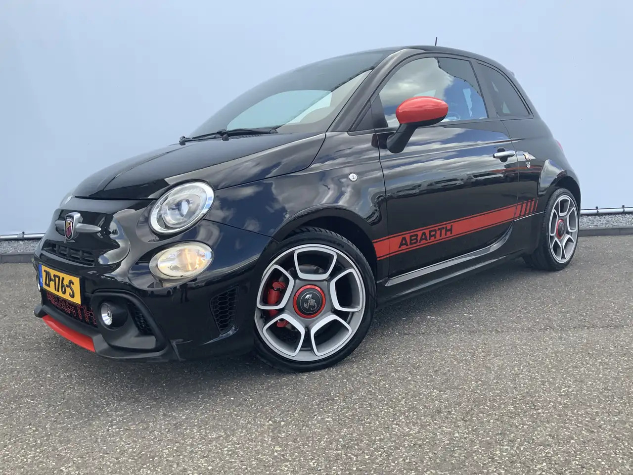Fiat 500C Abarth 1.4 T-Jet 595 Automaat Euro 6 - Kabriolet: obrázek 1 Fiat 500C Abarth 1.4 T-Jet 595 Automaat Euro 6 - Kabriolet: obrázek 1
