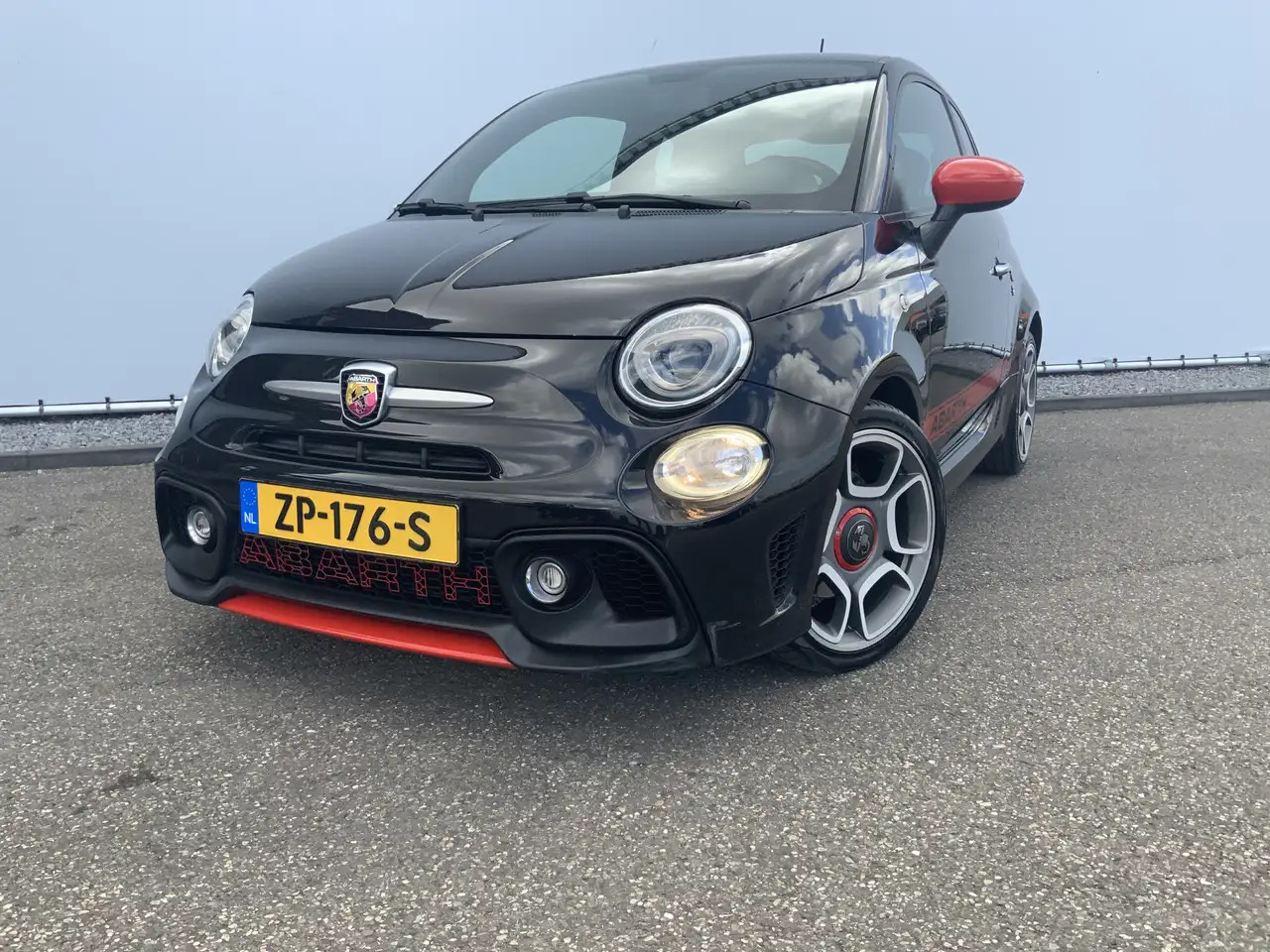 Fiat 500C Abarth 1.4 T-Jet 595 Automaat Euro 6 - Kabriolet: obrázek 2 Fiat 500C Abarth 1.4 T-Jet 595 Automaat Euro 6 - Kabriolet: obrázek 2