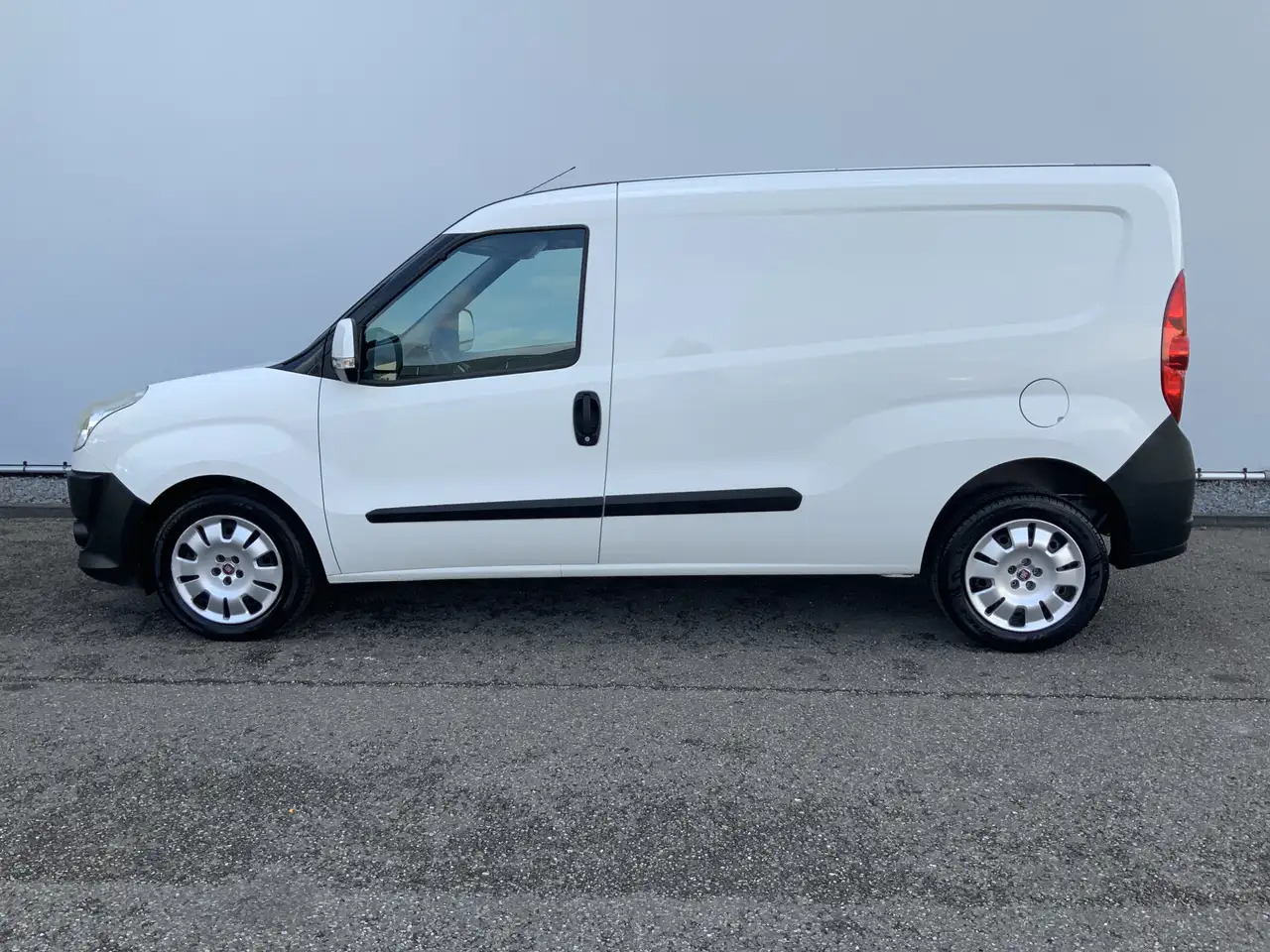 Fiat Doblo Cargo 1.6 MultiJet SX Maxi Airco Trekhaak 1300 kg - Malá dodávka: obrázek 3 Fiat Doblo Cargo 1.6 MultiJet SX Maxi Airco Trekhaak 1300 kg - Malá dodávka: obrázek 3