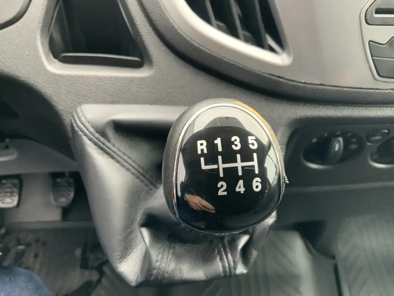 Furgon Ford Transit 330 2.2 TDCI L3H3 Ambiente Airco 3 Zits Euro 5: obrázek 13