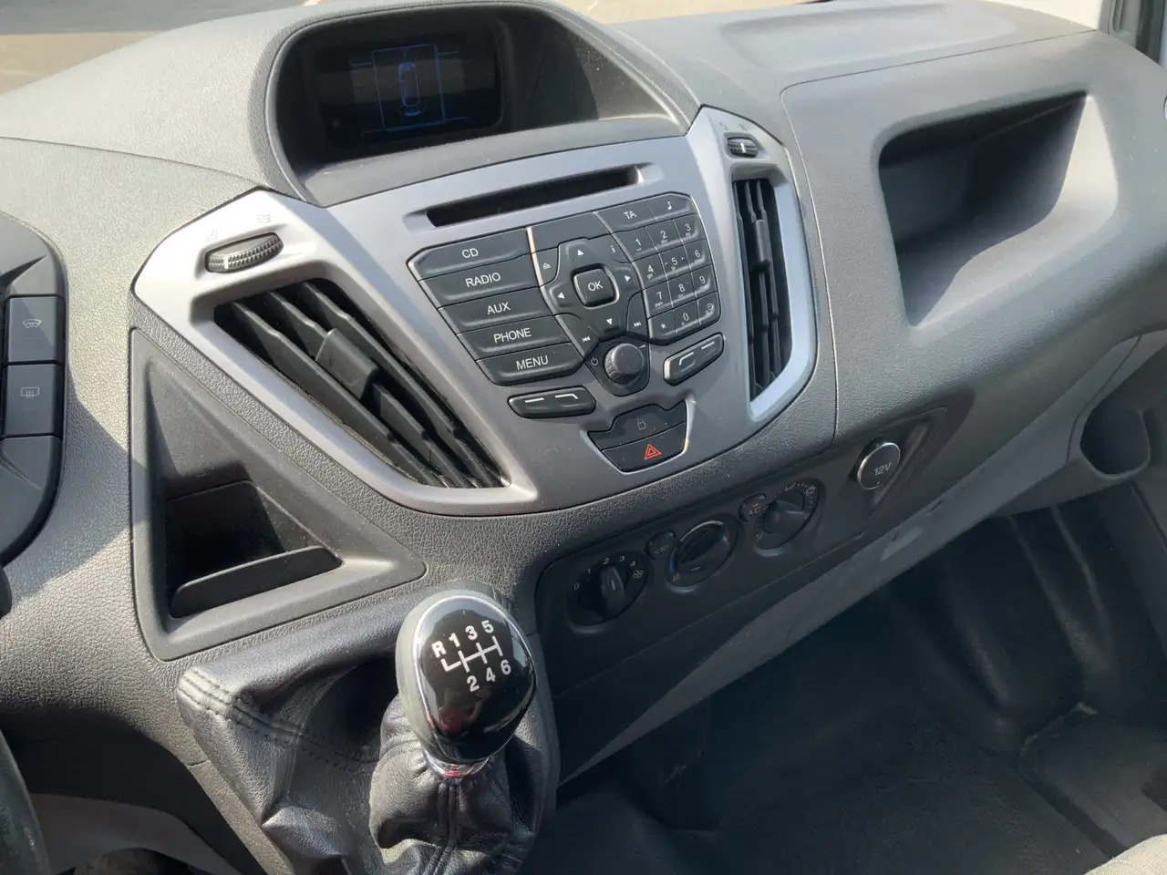 Ford Transit Custom 290 2.2 TDCI L1H2 Trend Airco Cruise 3 Zits Trekha - Furgon: obrázek 4 Ford Transit Custom 290 2.2 TDCI L1H2 Trend Airco Cruise 3 Zits Trekha - Furgon: obrázek 4