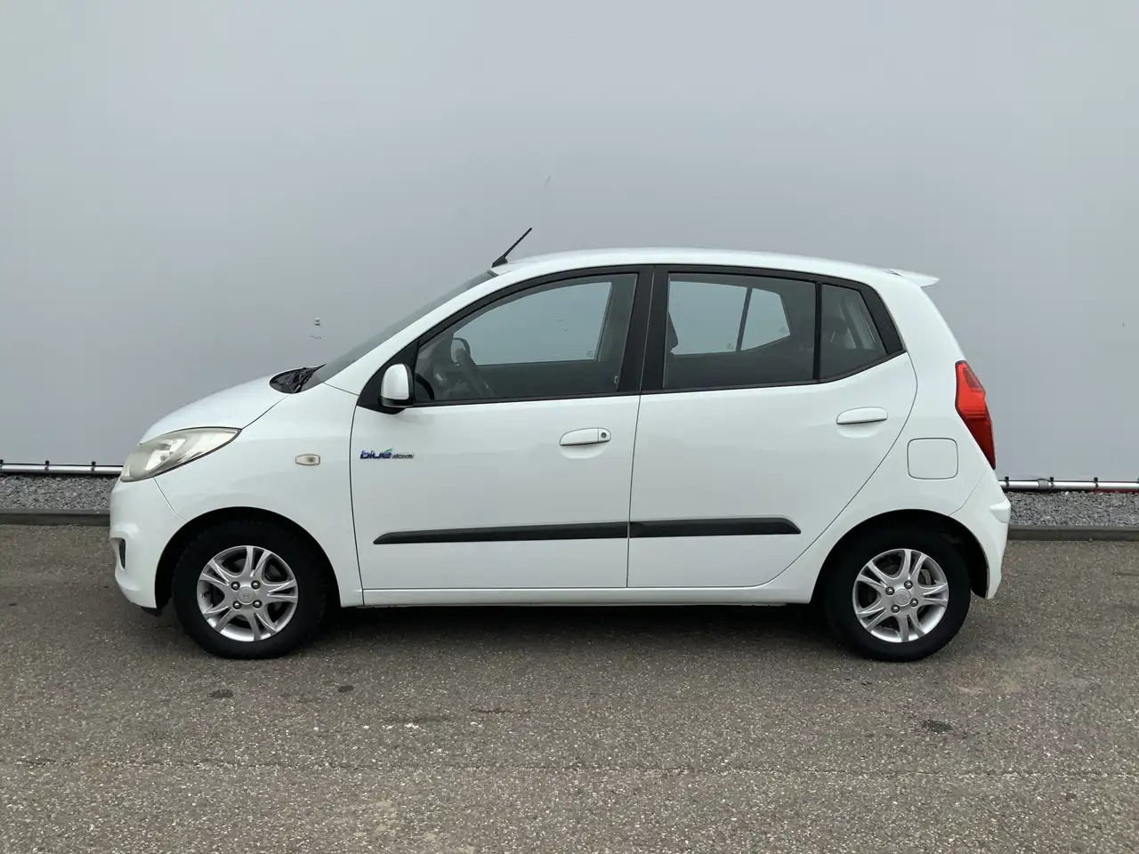 Hyundai i10 1.0 Pro 54083 KM! Airco, Lichtmetalen Wielen! - Hatchback: obrázek 2 Hyundai i10 1.0 Pro 54083 KM! Airco, Lichtmetalen Wielen! - Hatchback: obrázek 2