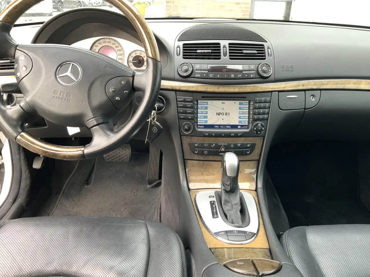 Kombi Mercedes-Benz E 500 Combi V8 Elegance 4-Matic airmatic,full option: obrázek 7 Kombi Mercedes-Benz E 500 Combi V8 Elegance 4-Matic airmatic,full option: obrázek 7