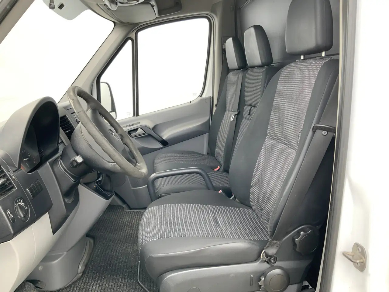 Mercedes-Benz Sprinter 311 2.2 CDI 366 L2 H1 Automaat Trekhaak 2800 kg 3 - Furgon: obrázek 4 Mercedes-Benz Sprinter 311 2.2 CDI 366 L2 H1 Automaat Trekhaak 2800 kg 3 - Furgon: obrázek 4