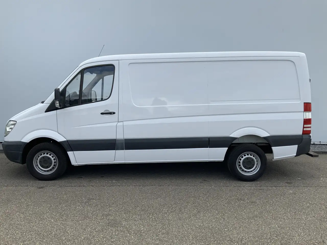 Mercedes-Benz Sprinter 311 2.2 CDI 366 L2 H1 Automaat Trekhaak 2800 kg 3 - Furgon: obrázek 3 Mercedes-Benz Sprinter 311 2.2 CDI 366 L2 H1 Automaat Trekhaak 2800 kg 3 - Furgon: obrázek 3