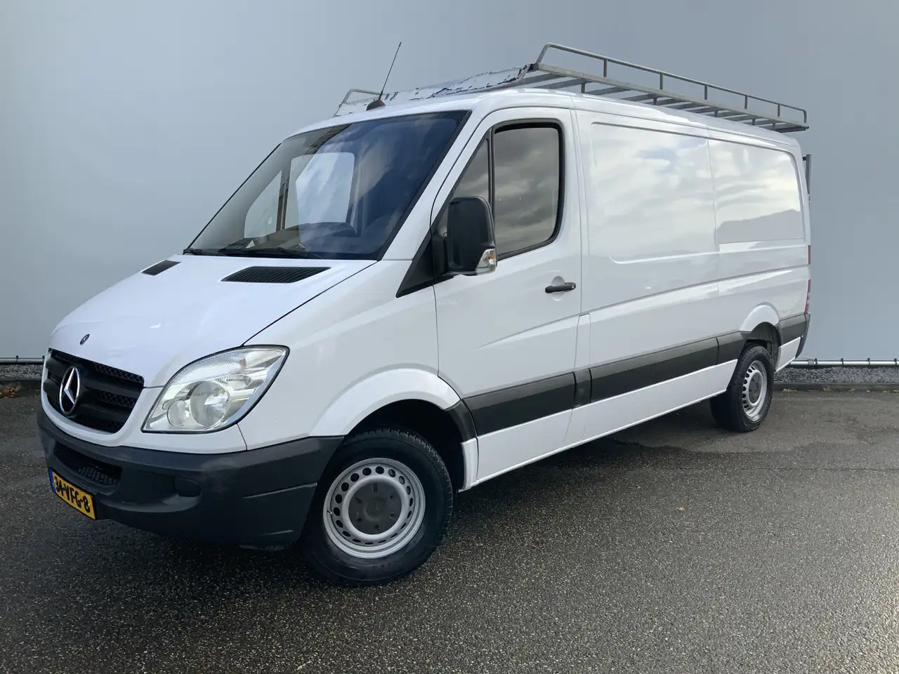 Mercedes-Benz Sprinter 311 2.2 CDI 366 L2H1 Automaat 3 Zits Trekaak 2800k - Furgon: obrázek 1 Mercedes-Benz Sprinter 311 2.2 CDI 366 L2H1 Automaat 3 Zits Trekaak 2800k - Furgon: obrázek 1