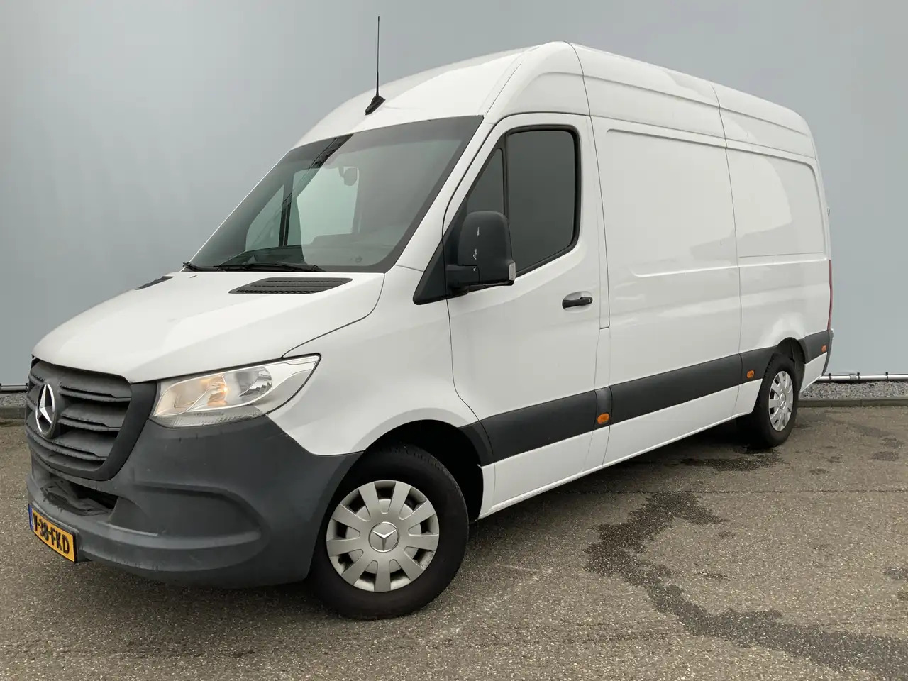 Mercedes-Benz Sprinter 314 2.2 CDI L2H1 EURO VI-D Airco Camera 3 Zits Ext - Furgon: obrázek 2 Mercedes-Benz Sprinter 314 2.2 CDI L2H1 EURO VI-D Airco Camera 3 Zits Ext - Furgon: obrázek 2