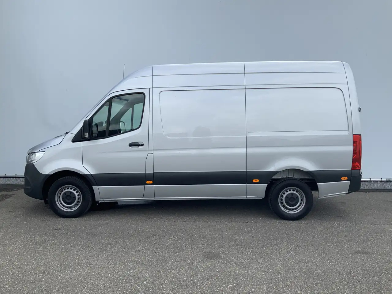 Mercedes-Benz Sprinter 315 1.9 CDI L2H2 Automaat 3 Zits Airco Navi Camera - Furgon: obrázek 2 Mercedes-Benz Sprinter 315 1.9 CDI L2H2 Automaat 3 Zits Airco Navi Camera - Furgon: obrázek 2