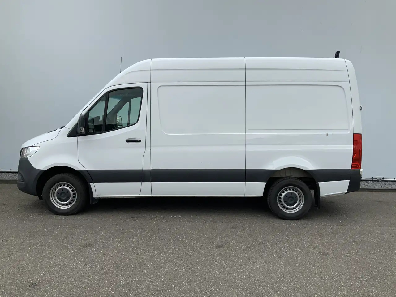 Mercedes-Benz Sprinter 316 2.2 CDI L2H2 Airco Cruise Camera Navi Trekhaak - Furgon: obrázek 3 Mercedes-Benz Sprinter 316 2.2 CDI L2H2 Airco Cruise Camera Navi Trekhaak - Furgon: obrázek 3