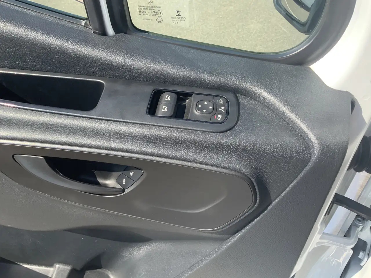 Furgon Mercedes-Benz Sprinter 316 2.2 CDI L2H2 DC Automaat Cruise Airco 3 Zits W: obrázek 11 Furgon Mercedes-Benz Sprinter 316 2.2 CDI L2H2 DC Automaat Cruise Airco 3 Zits W: obrázek 11