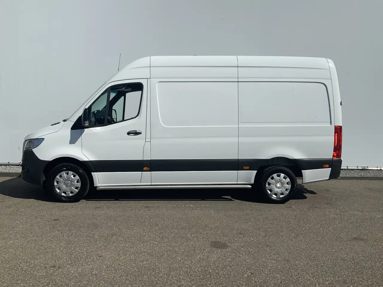 Mercedes-Benz Sprinter 316 2.2 CDI L2H2 DC Automaat Cruise Airco 3 Zits W - Furgon: obrázek 3 Mercedes-Benz Sprinter 316 2.2 CDI L2H2 DC Automaat Cruise Airco 3 Zits W - Furgon: obrázek 3