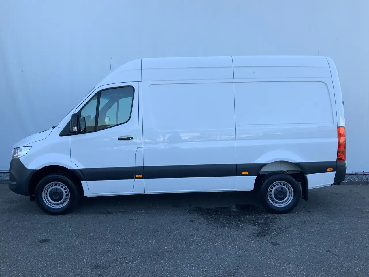 Mercedes-Benz Sprinter 319 3.0 CDI L2H2 Automaat Airco Navi Cruise Leer 3 - Furgon: obrázek 3 Mercedes-Benz Sprinter 319 3.0 CDI L2H2 Automaat Airco Navi Cruise Leer 3 - Furgon: obrázek 3